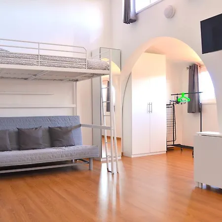 Feels Like Bright Apartament
