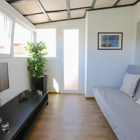 Feels Like Bright Apartament *
